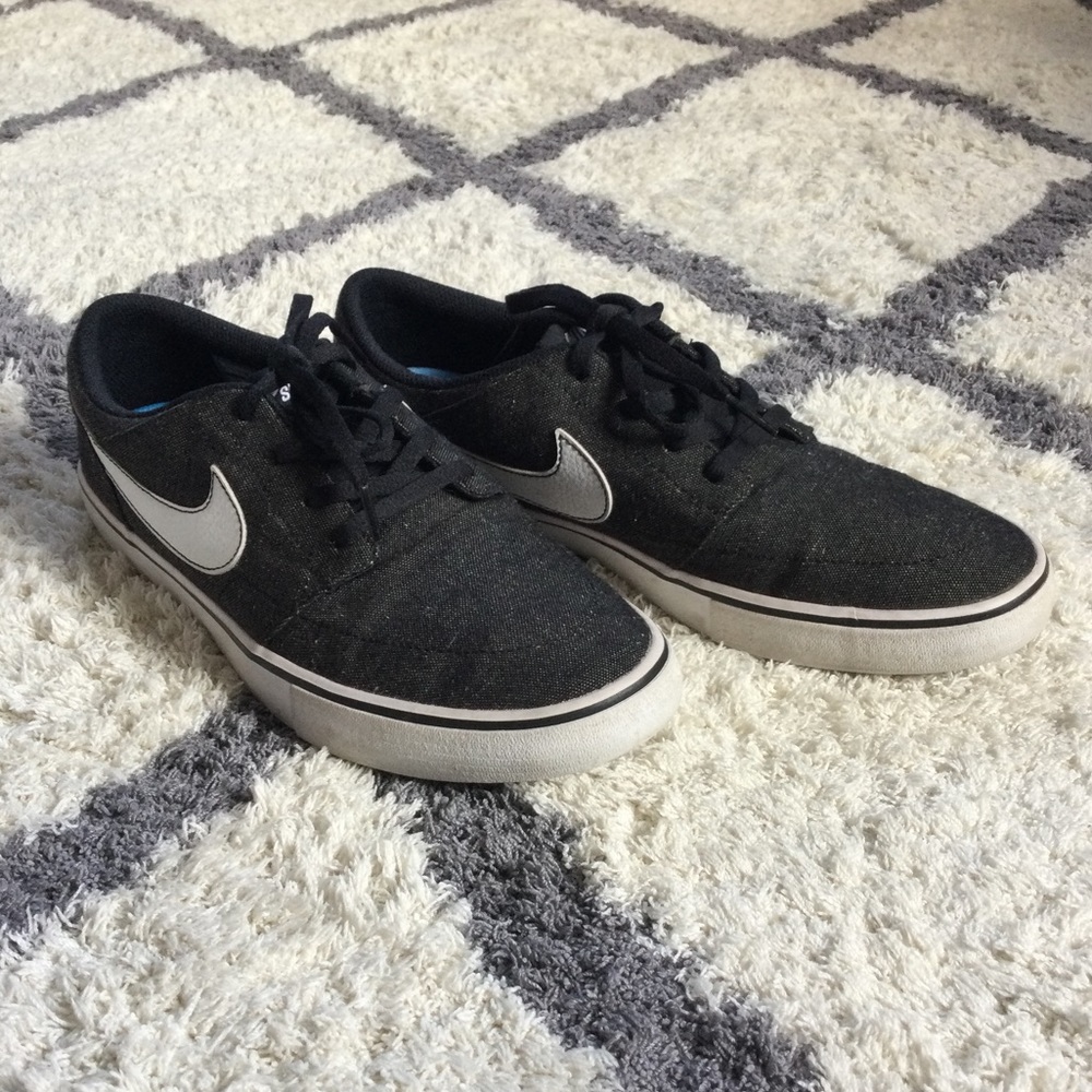 Nike SB Canvas Skate Shoes Men’s Size 9